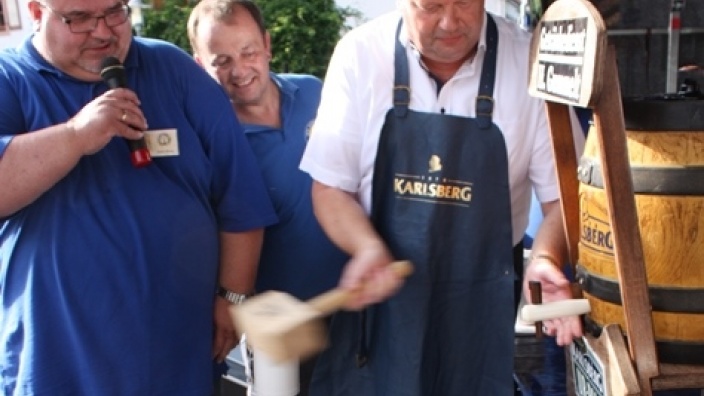 Fassanstich beim 36. Daarler Dorffest vom 7. - 9. Juli 2017